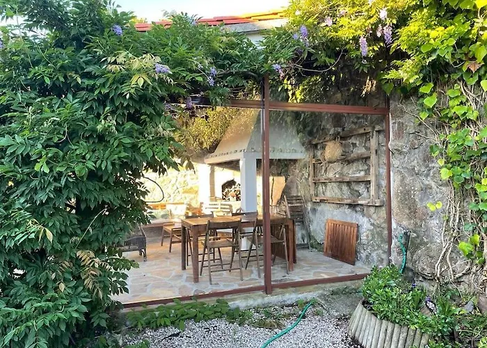 Lugar Do Curro, San Martino De Ozon